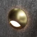 Золотой влагозащищённый светильник для подсветки лестницы
