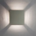 Бежевый встраиваемый в стену светильник для подсветки ступеней лестницы