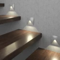 Подсветка лестницы светильниками