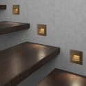 Подсветка ступеней лестницы светильниками Integrator IT-733-Bronze