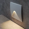 Красивый квадратный светильник для лестницы