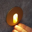  Золотой светильник для подсветки лестницы