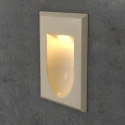 Бежевый светильник для подсветки лестницы